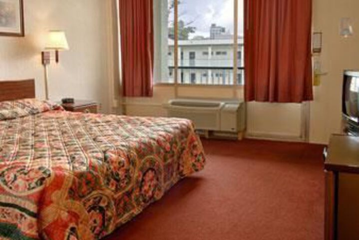 Room 8 of 14