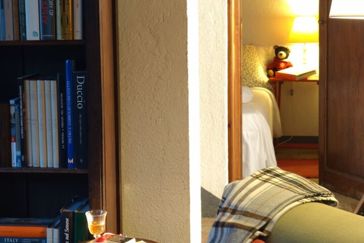 Room 8 of 66