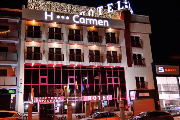 Exterior of Hotel Mari Carmen