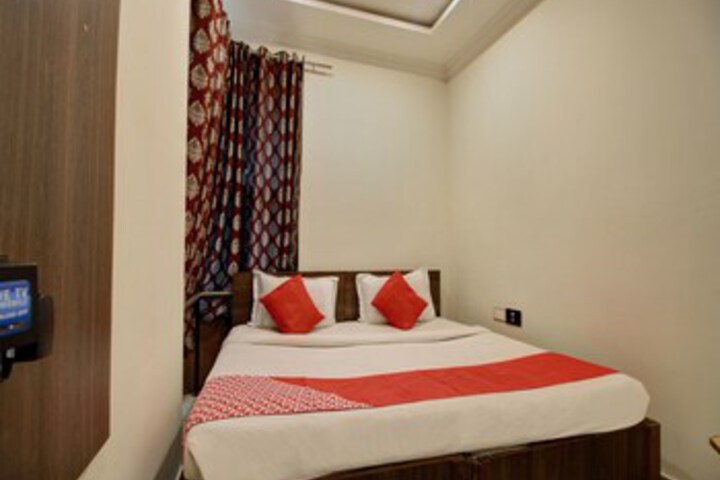 Room 34 of 38