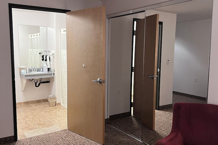 Room 30 of 69