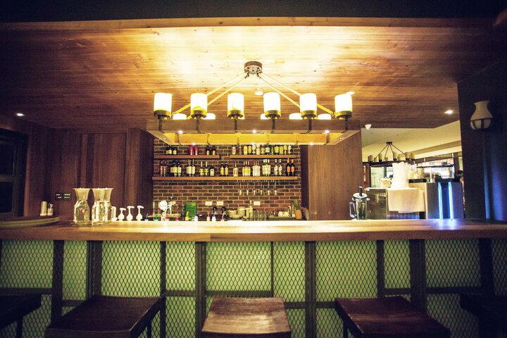 Lounge 40 of 41