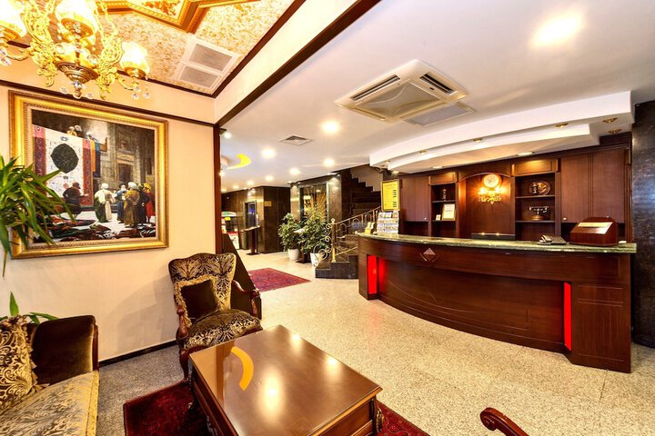 Entrance & Lobby