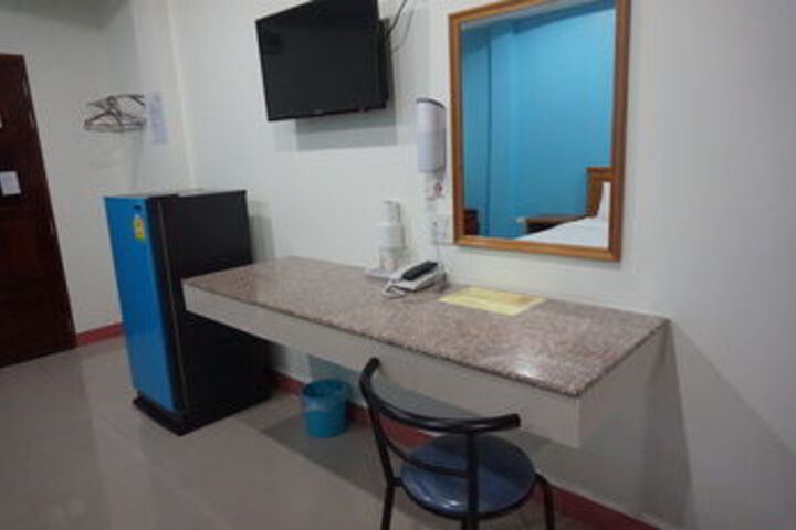 Room 14 of 18
