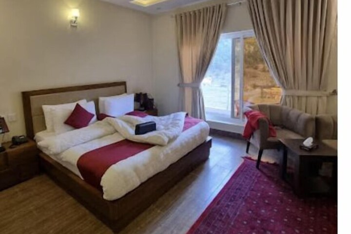 Room 17 of 24