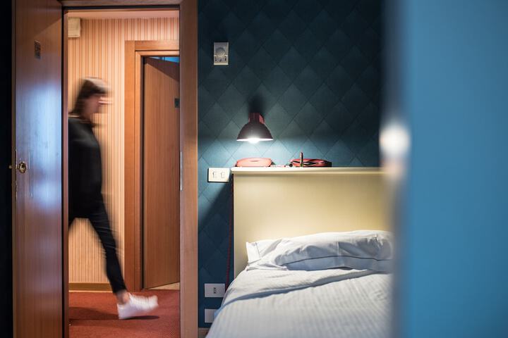 Room 12 of 43