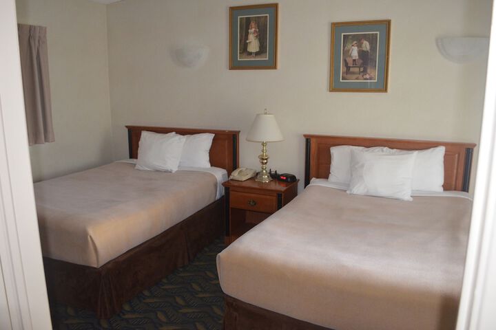 2 Double Beds (3 of 25)