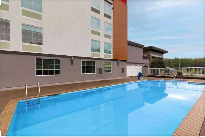 Photo of Hawthorn Extended Stay by Wyndham Knoxville Pool