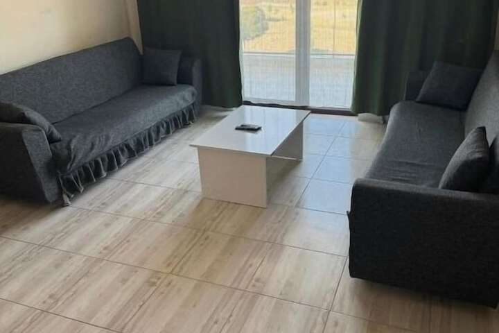 Room 14 of 33