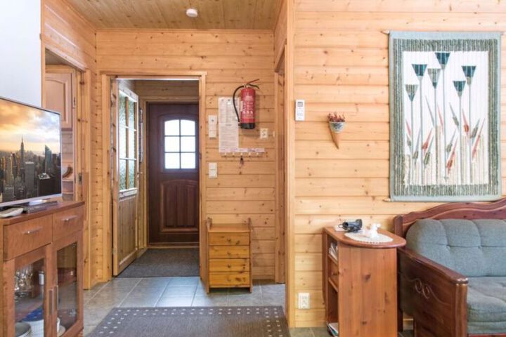 Room 4 of 15