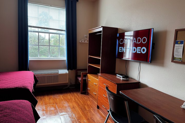 Room 10 of 29