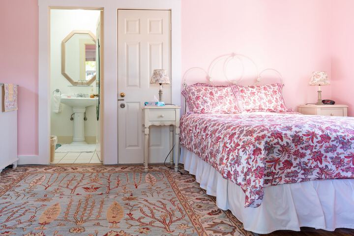 Room 16 of 156
