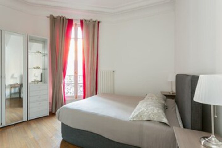 Room 8 of 24