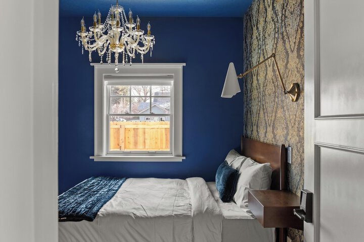 Room 22 of 65