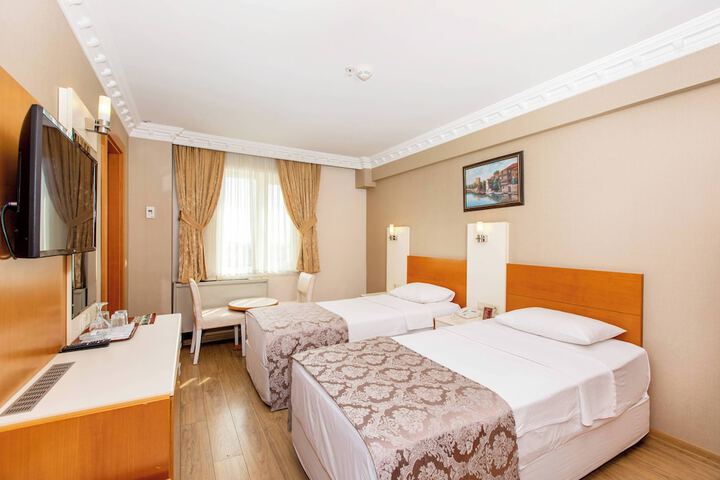 Room 34 of 97