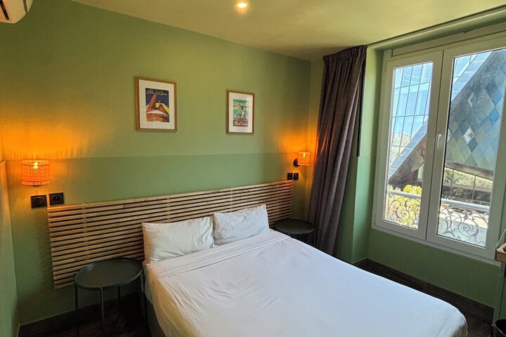 Room 29 of 76