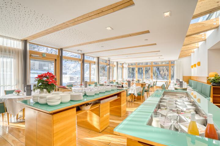 Dining 95 of 116