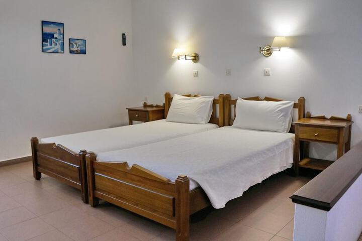 Room 6 of 35