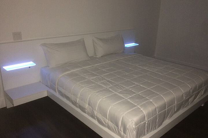 Standard King Bed Accessible (2 of 6)