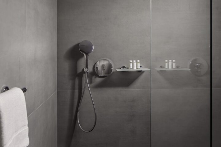 Room 76 of 82