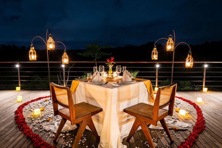 Dining 106 of 167