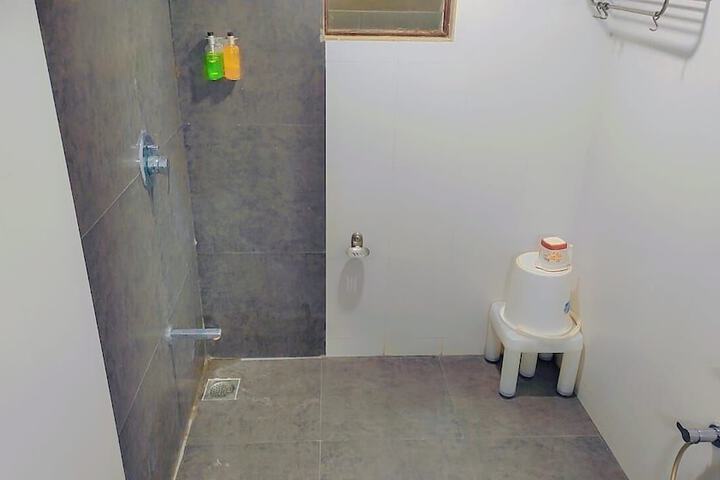 Room 9 of 10
