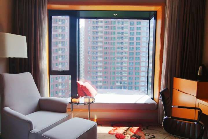 Room 13 of 27
