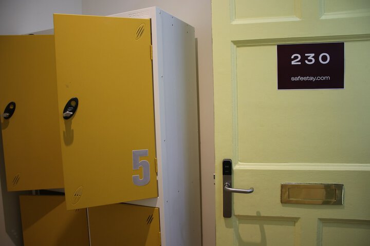 Room 20 of 76