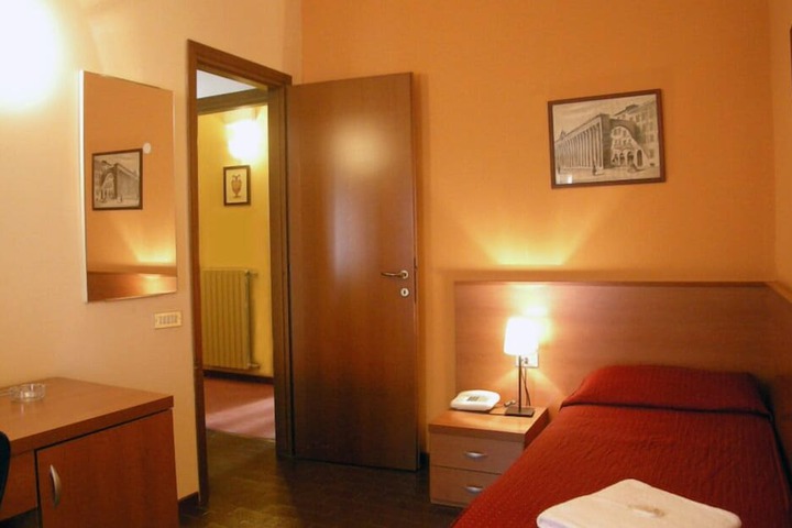 Room 15 of 71