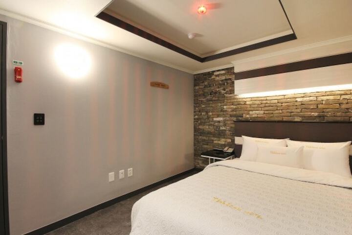Room 77 of 118