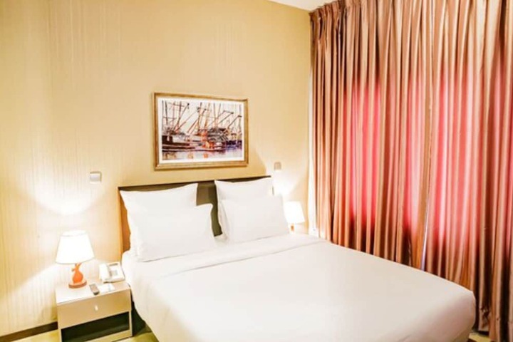 Room 13 of 110