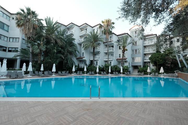Hotel with Pool