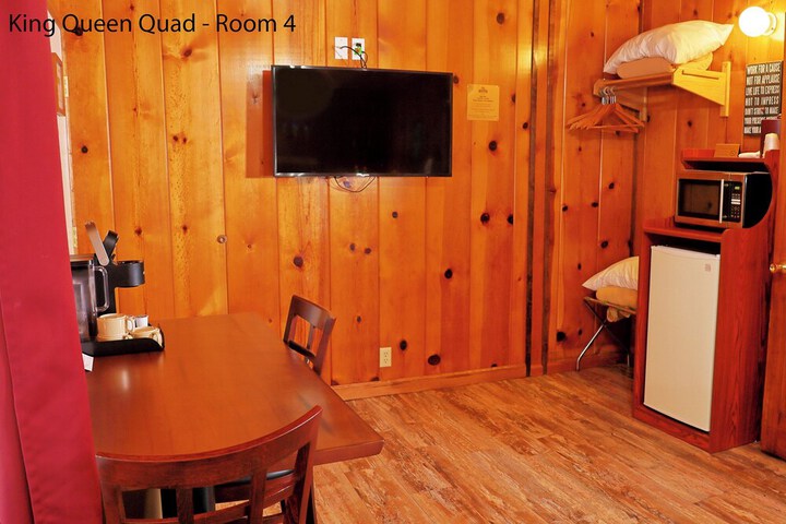 Room 52 of 341