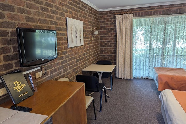 Room 16 of 28