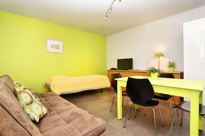 Room 3 of 22