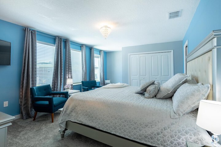 Room 5 of 68