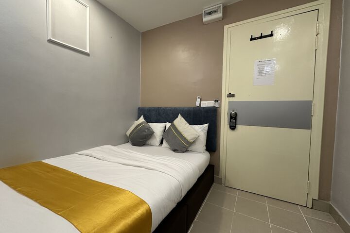 Room 41 of 80