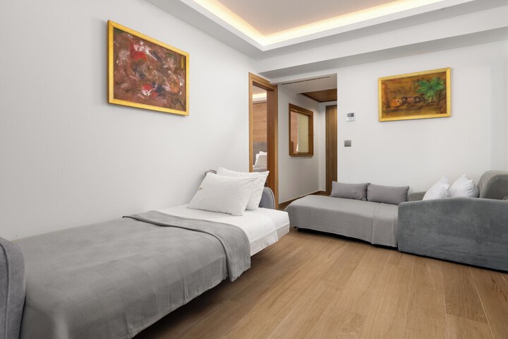 Room 29 of 59