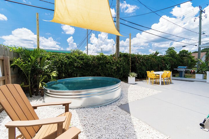 Pool 40 of 46