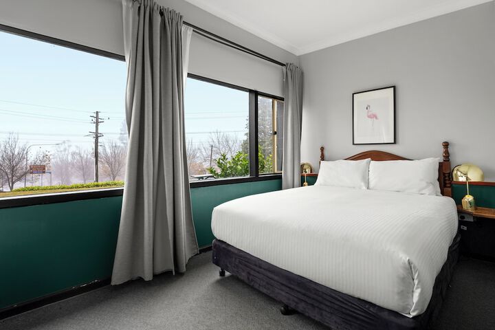 Room 26 of 43