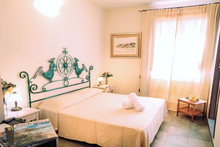 Room 4 of 18