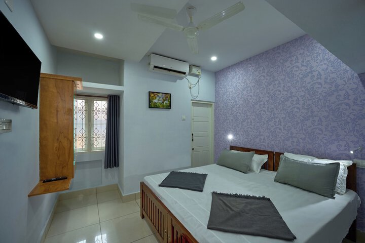 Room 5 of 25