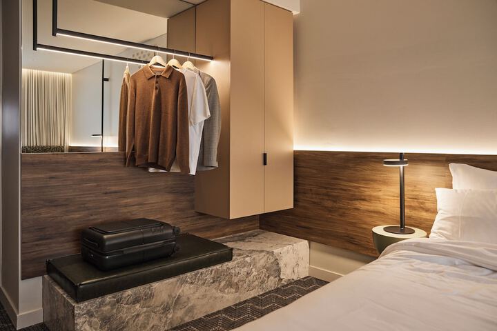 Hotel 100 of 103