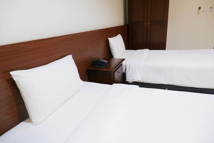 Room 25 of 49