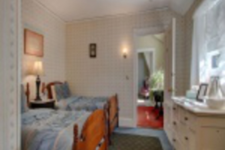 Room 193 of 408