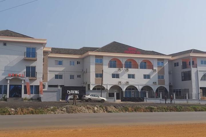Goshen-Ra Hotel