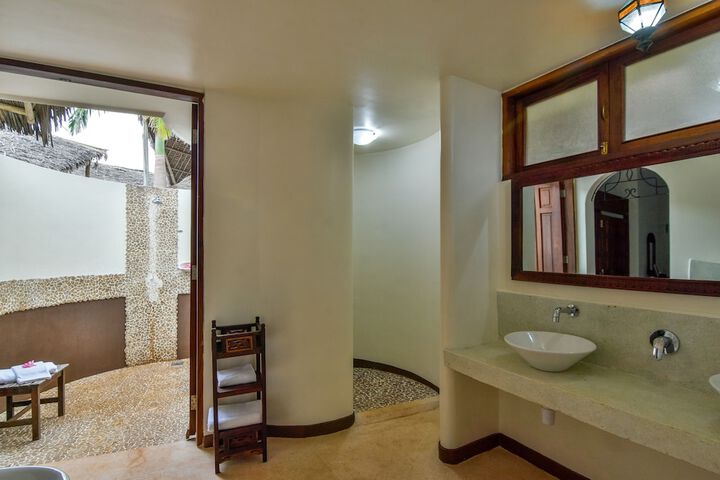 Room 16 of 45