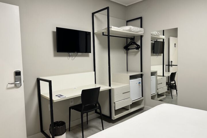 Room 7 of 24