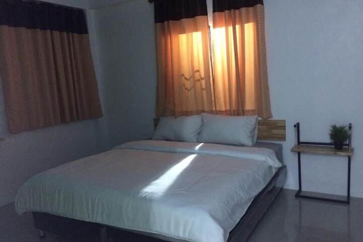 Room 11 of 32