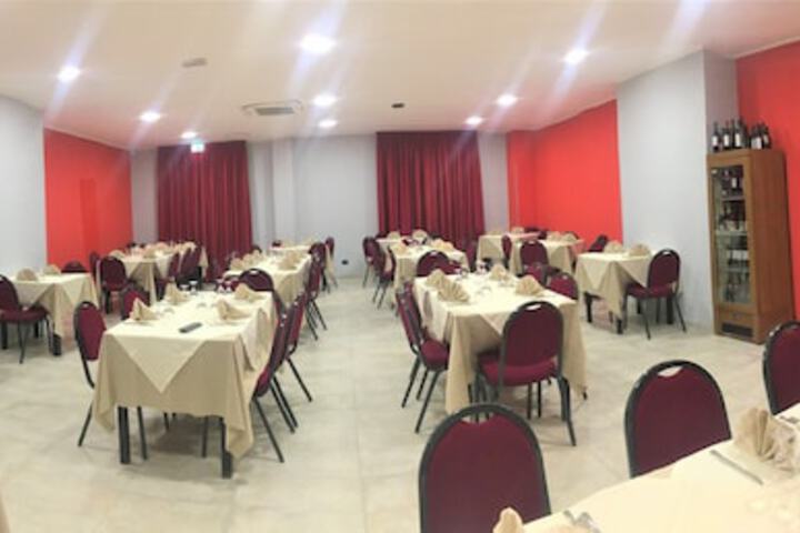 Ballroom/Hall 40 of 48